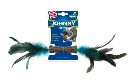 juguete para gatos con catnip y plumas Johnny Stick GiGwi estimulante y divertido